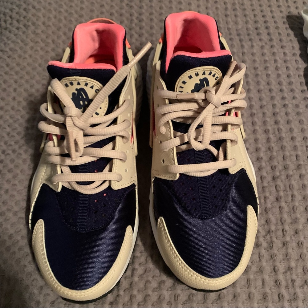 Nike Huaraches pink,tan and navy blue size 6.